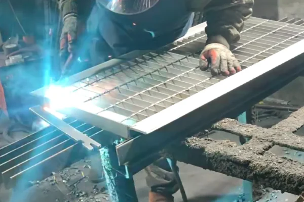 Cost and replacement-interval comparison discussion for different alloy options